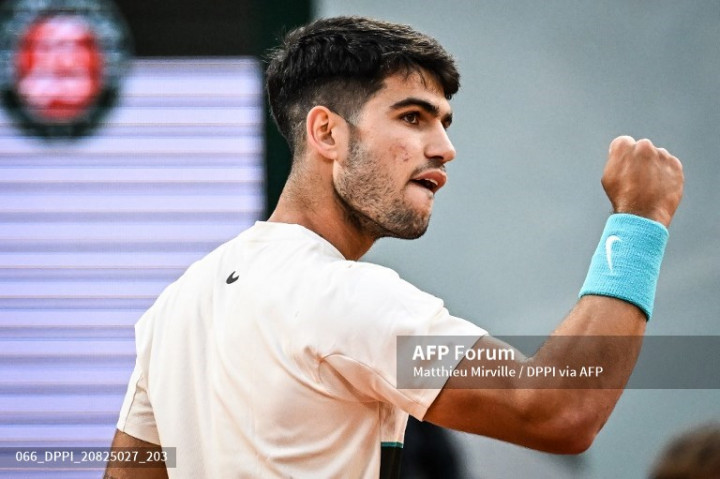 French Open 2025: Alcaraz Melaju ke Semifinal, Djokovic Kandaskan Zverev