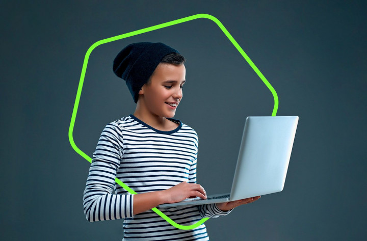 Tren Digital Anak 2025: Chatbot AI, Meme Absurd, dan Game Ritme