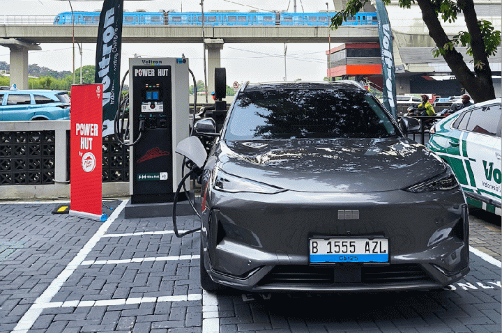 Geely Gandeng Voltron, Hadirkan Charging Station di Seluruh Dealer Resmi