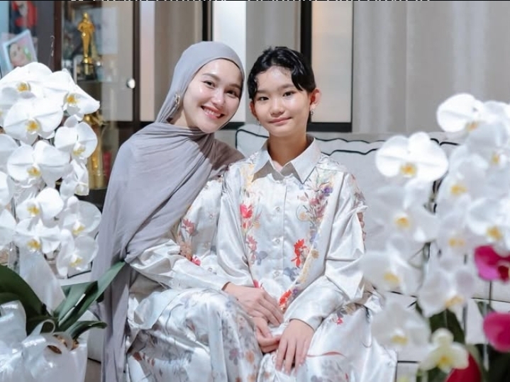 Ayu Ting Ting Kurban 3 Ekor Sapi Limosin