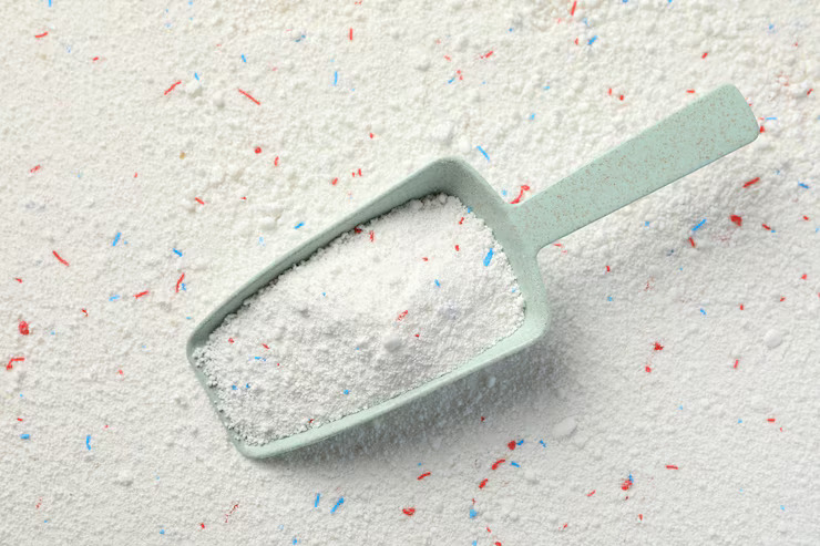 Cara menggunakan deterjen selain mencuci pakaian. Foto: Freepik