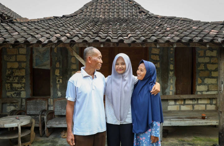 Kisah Inspiratif Rofidah, Putri Penjual Jerami yang Tembus dan Kuliah Gratis di UGM