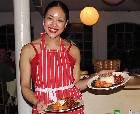 5 Gaya Keren Rahel Stephanie, Perempuan Indonesia yang Bawa Ayam Geprek ke Inggris