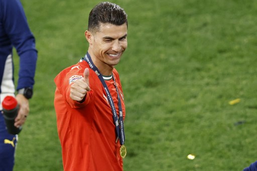 Cristiano Ronaldo Rela Patah Kaki Demi Portugal Juara