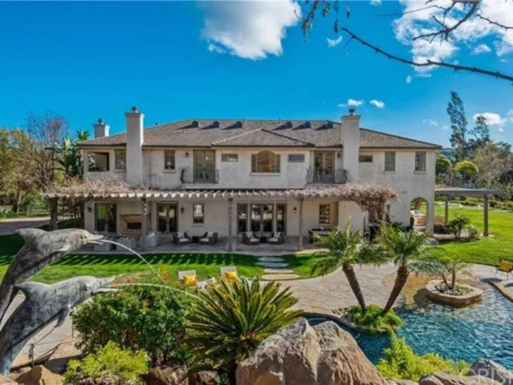 Bersaksi di Kasus P Diddy, Penyanyi Ini Gagal Jual Rumah Rp130 Miliar