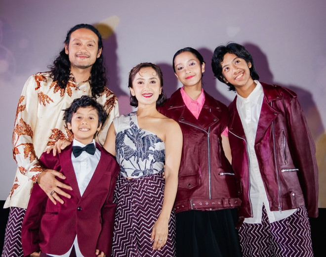 Keluarga Dwi Sasono dan Widi Mulia (Foto: instagram)