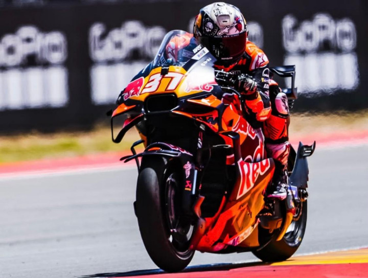 Pedro Acosta Ungkap Faktor KTM Masih 'Tertinggal' dari Ducati