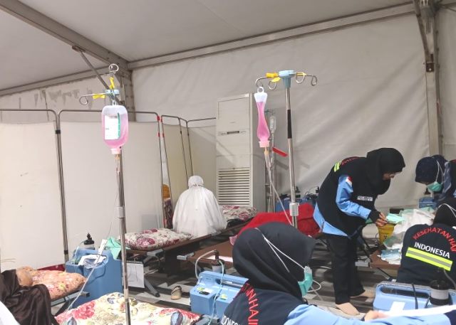  Tim PPIH Arab Saudi Bidang Kesehatan menunjukkan dedikasi luar biasa. (Foto: Dok. Birkom Kemenkes)