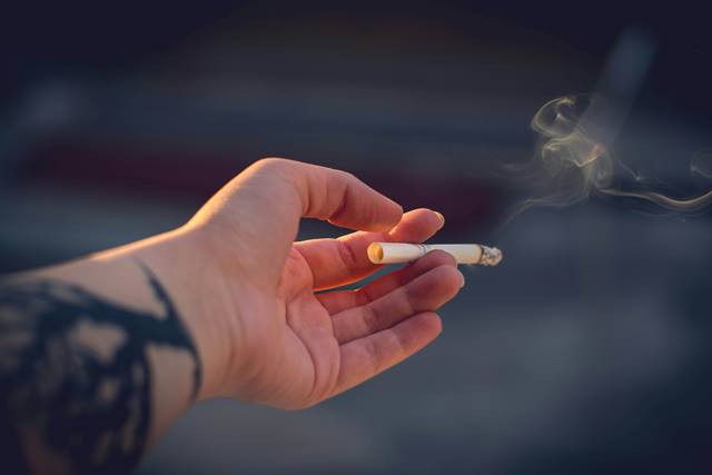  Asap rokok mengandung ribuan senyawa kimia berbahaya yang dapat menyerang organ-organ vital tubuh. (Foto: Ilustrasi/Dok. Pexels.com)