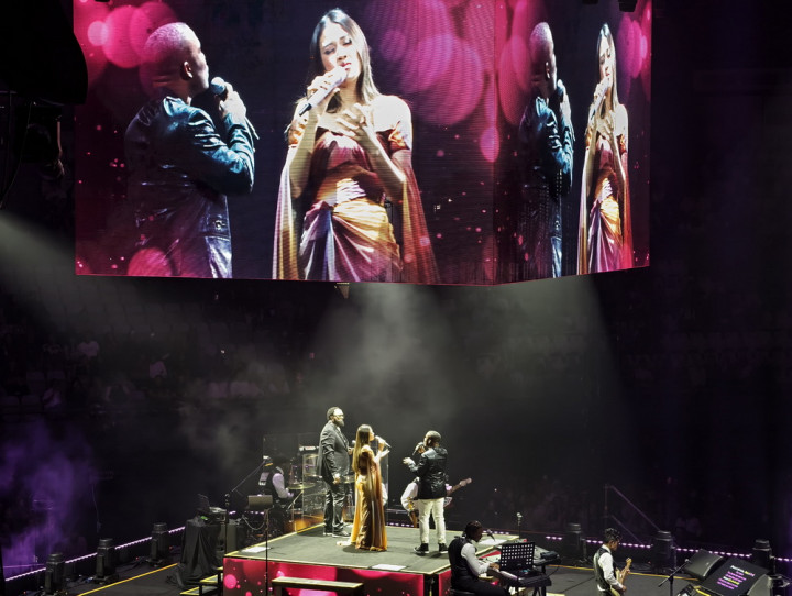 Raisa dan All-4-One Duet Romantis di Konser Heart & Soul Jakarta 2025