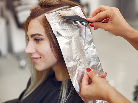 Amankah Melakukan Smoothing Setelah Mewarnai Rambut?