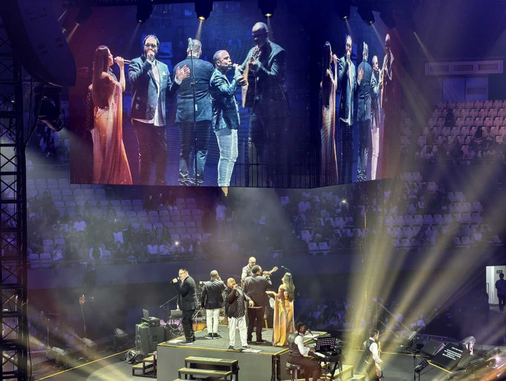 Raisa, Brian McKnight, All-4-One Tutup Konser di Jakarta dengan Lagu Stevie Wonder