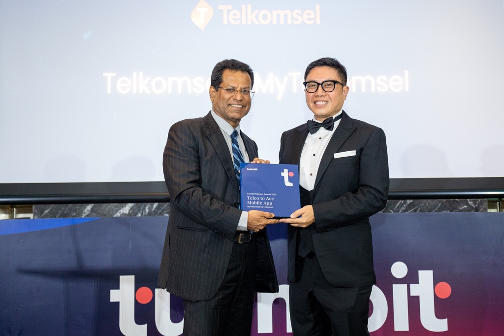 elkomsel menerima penghargaan internasional Telco to Ace Mobile App di tengah momentum ulang tahunnya yang ke-30.