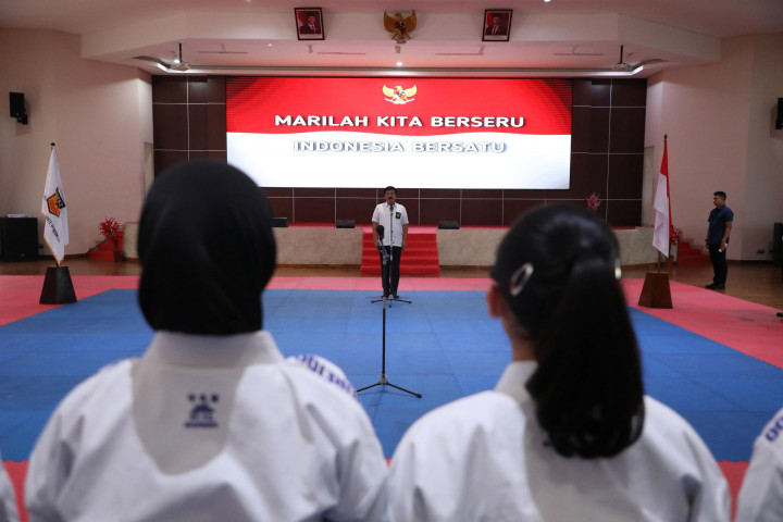 Hadi Tjahjanto Lepas Timnas Karate ke SEAKF 2025 di Brunei
