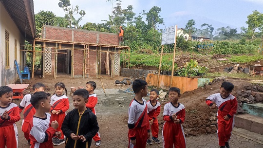 Revitalisasi Lebih dari Sekadar Perbaikan Sekolah, Tapi Hidupkan Satu Desa