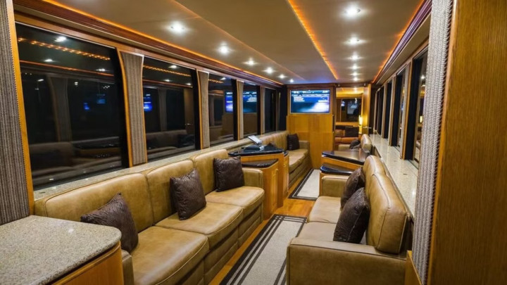 Intip Motorhome Mewah Will Smith Seharga Rp40 Miliar, Ada Bioskop dan Sauna!