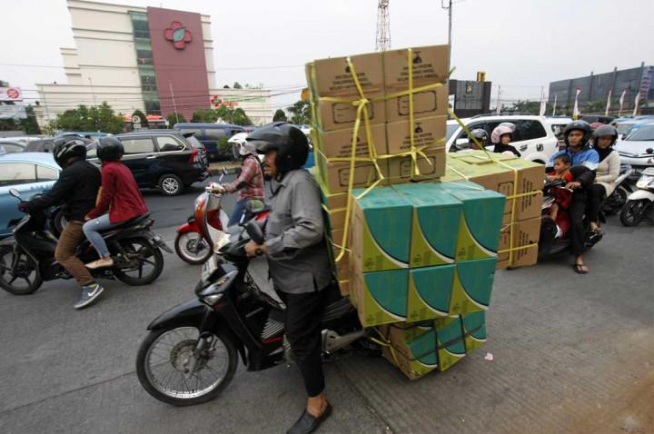 Motor Sering Muat Beban Berat? Waspadai Ban Berubah Bentuk