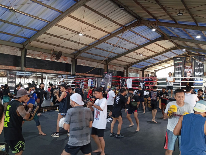Kenalkan Combat Sport kepada Masyarakat, RA Training Camp Gelar Latihan MMA Gratis
