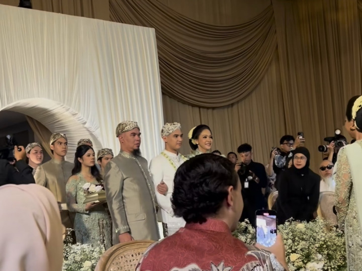 Ahmad Dhani dan Maia Estianty Kompak Dampingi Al Ghazali