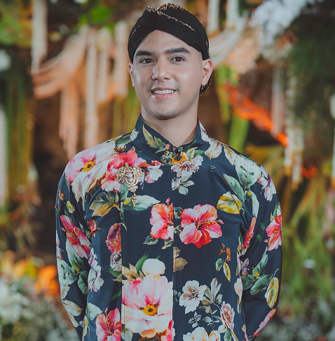 Kenakan Baju Surjan saat Prosesi Siraman, Al Ghazali Tampil Gagah bak Priyayi Jawa