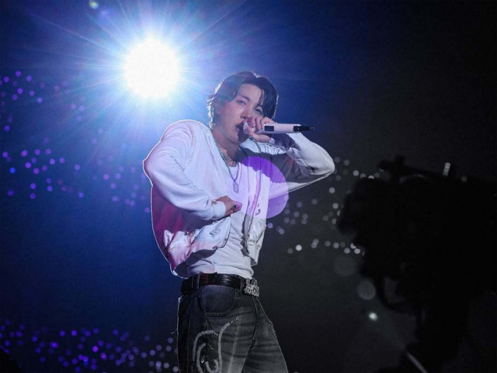 Kekhawatiran J-Hope Jelang Kembalinya BTS Sebagai Grup Lengkap