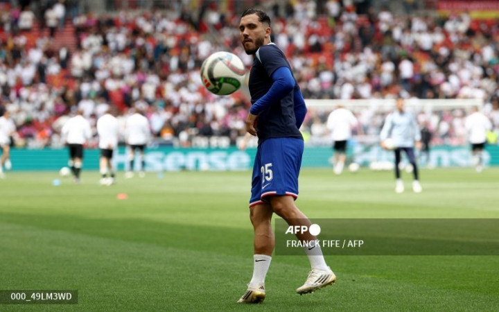 Resmi Gabung Man City, Pemain Ini Langsung Bidik Trofi yang sempat Didominasi Ronaldo & Messi