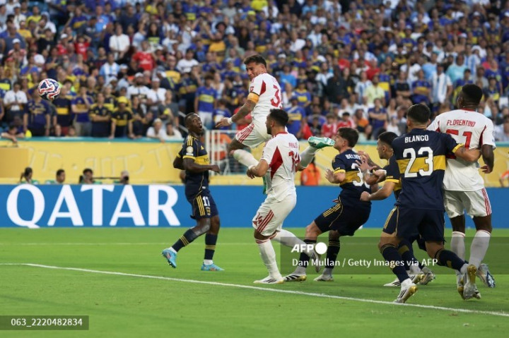 Diwarnai Tiga Kartu Merah, Benfica Paksa Boca Juniors Imbang 2-2