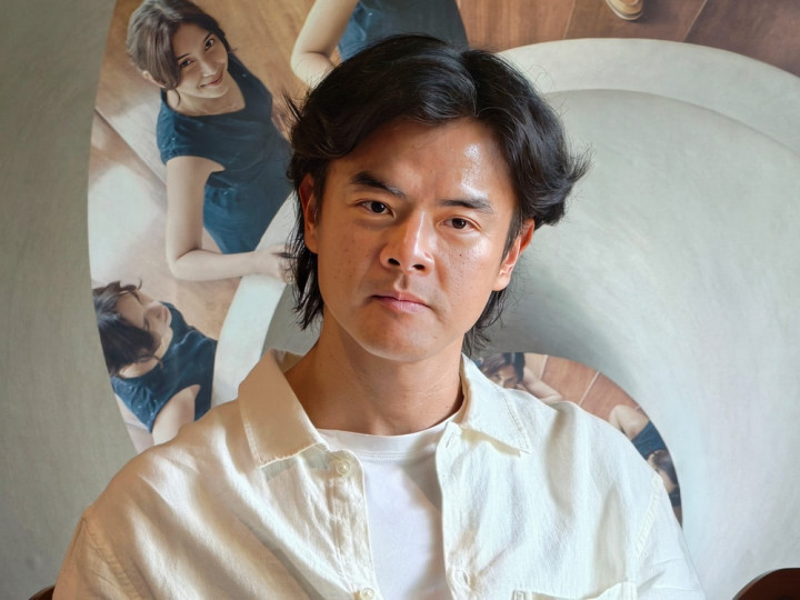 Kebiasaan Dion Wiyoko di Lokasi Syuting Film Sore Bikin Geleng-Geleng