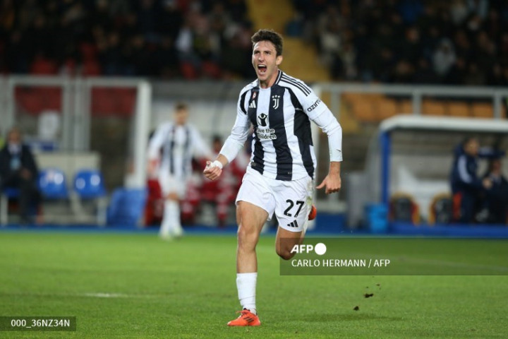 Bek Juventus Bantah Sepakat Gabung Man City