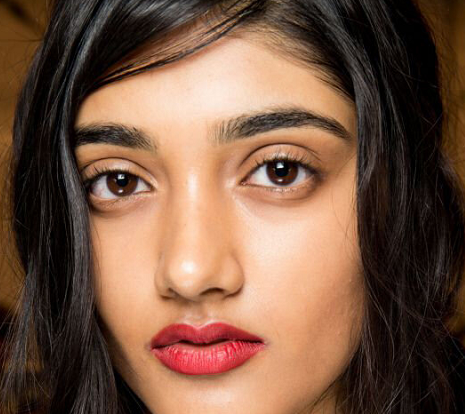 Tren 'Ghost Lashes' Ramai di Media Sosial, Begini Cara Bikinnya!