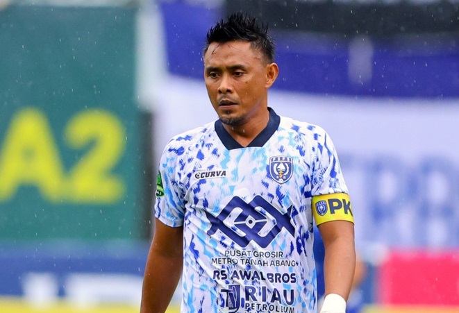 Bek Maman Abdurrahman Pensiun dari Sepak Bola