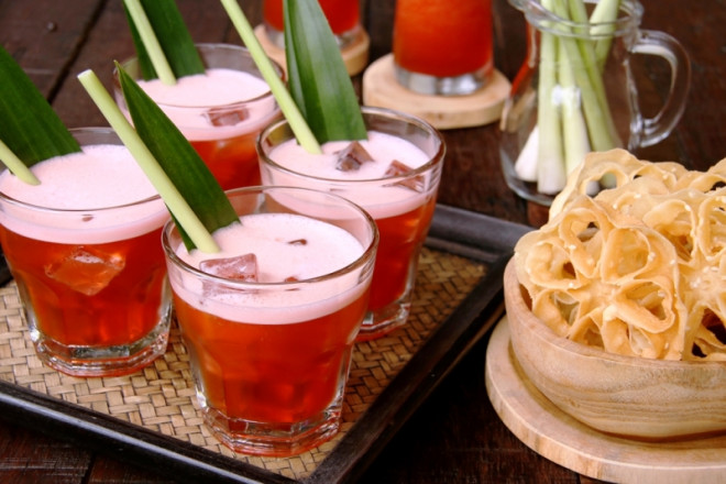 Resep Minuman Khas Betawi Bir Pletok. Ilustrasi Shutterstock