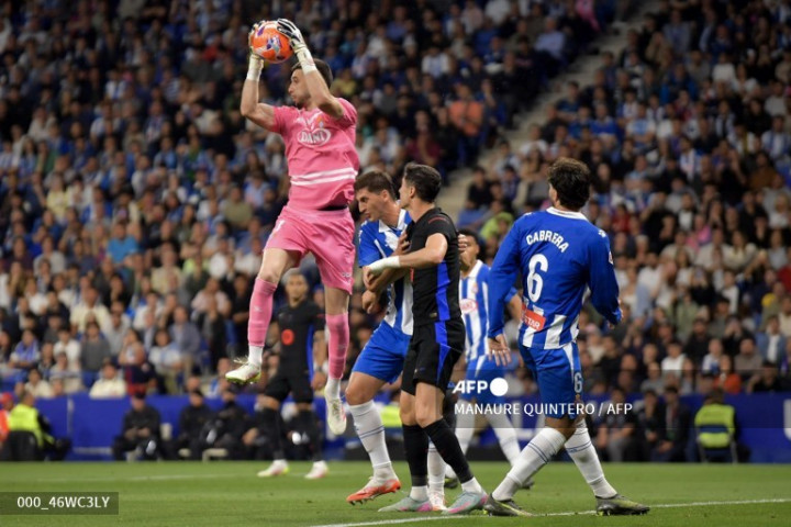 Barcelona Akuisisi Kiper Espanyol