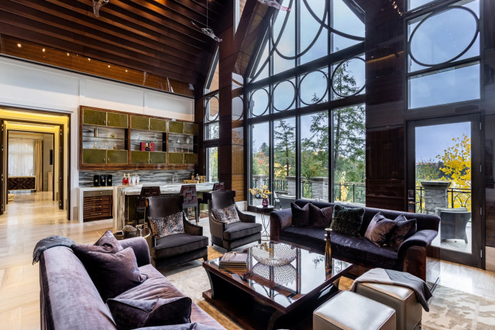 Intip Rumah bak Kastil Milik Drake yang Dijual Rp276 Miliar