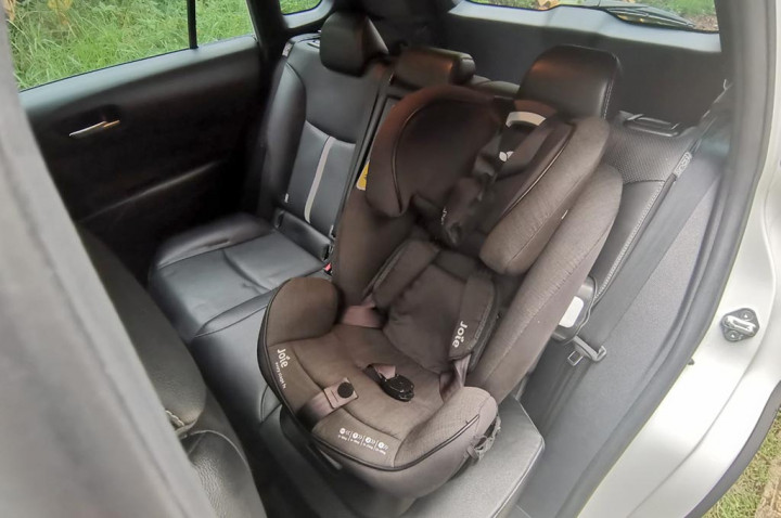 Pergi Bersama Si Kecil, Gunakan Child Seat yang Baik & Benar