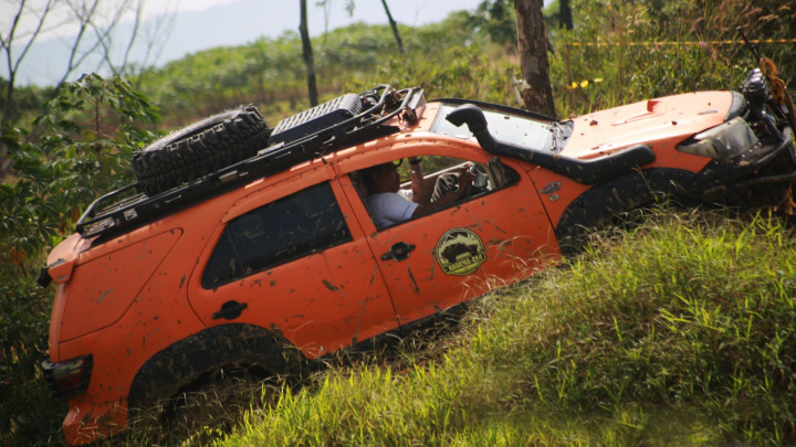Kagama 4x4 Adventure Rayakan HUT ke-4 dengan 'Bermandi Lumpur' di Sentul