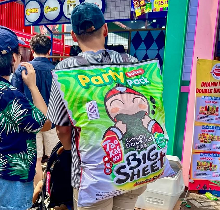 'PRJ Core' Tas Snack Unik yang Paling Mencuri Perhatian di Jakarta Fair 2025