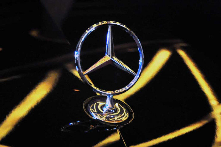 Mercedes-Benz Perpanjang Umur Mesin Bensin