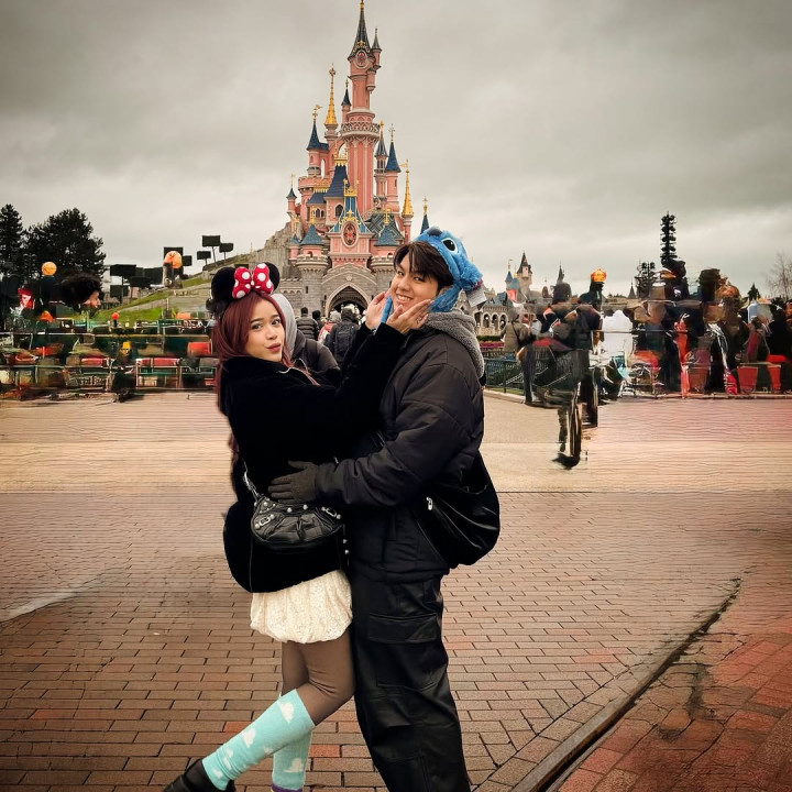 Brisia Jodie dan Jonathan Alden Resmi Bertunangan