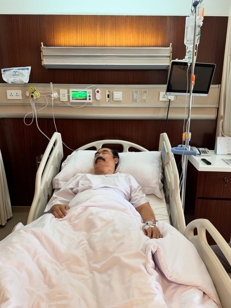 Dokter yang menangani Adam Suseno memaparkan, kondisi Adam Suseno bisa menjadi demikian karena pembuluh darah vena sobek. Dok. @Inul.d