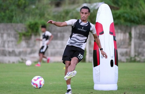 Hanif Sjahbandi Bertahan di Persija