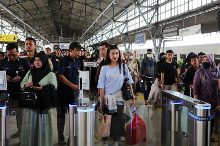 Tiket Kereta Nyaris Ludes! KAI Catat 580 Ribu Kursi Terjual Jelang Libur Panjang Tahun Baru Islam 2025