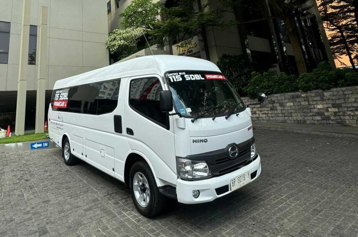 Hino 115 SDBL PrimeCab L jadi Andalan i Hotel di Batam