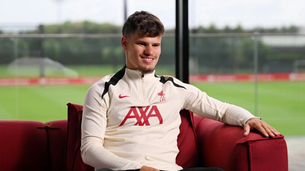 Bek anyar Liverpool, Milos Kerkez (liverpoolfc.com)