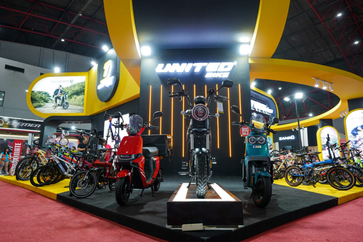 Aneka Sepeda & Motor Listrik United Di Jakarta Fair 2025