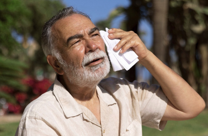 Semakin Menua akan Tidak Tahan dengan Cuaca Panas, Ini Penjelasan Ahli