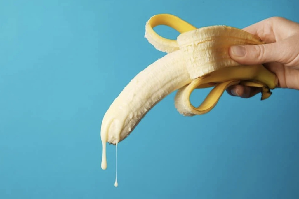 Air mani yang mengandung sperma memiliki tekstur sedikit encer atau kental. Ilustrasi Freepik