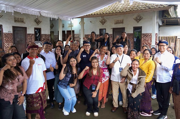 Kunjungi Desa Ulian Kintamani, Wamen BUMN Dorong Ekonomi Perempuan Prasejahtera Bersama PNM Mekaar
