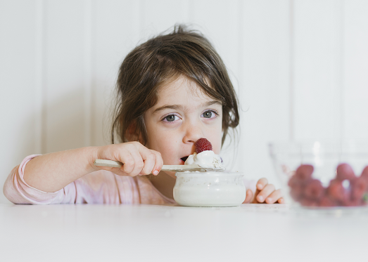 Dokter Sebut Yogurt Bisa Jadi Alternatif Camilan Sehat untuk Anak