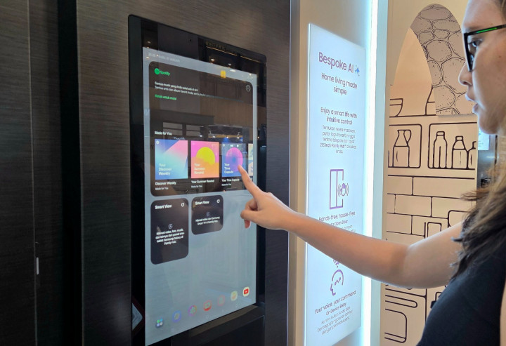 Kulkas Samsung Bespoke AI, Dari Pendingin Jadi Pusat Rumah Tangga